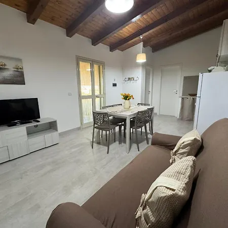 Dalila Villa *